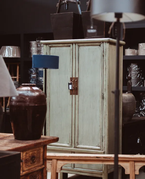 Merken_Luksa_meubels_kasten_stand