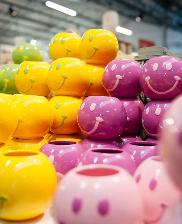 Merken_DaanKromhout_vazen_smiley