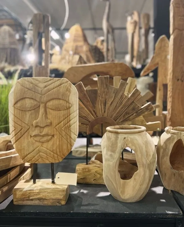 Merken_Varios_beeld_hout