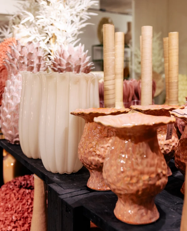collectie met woondecoratie van Light & Living bij TICA