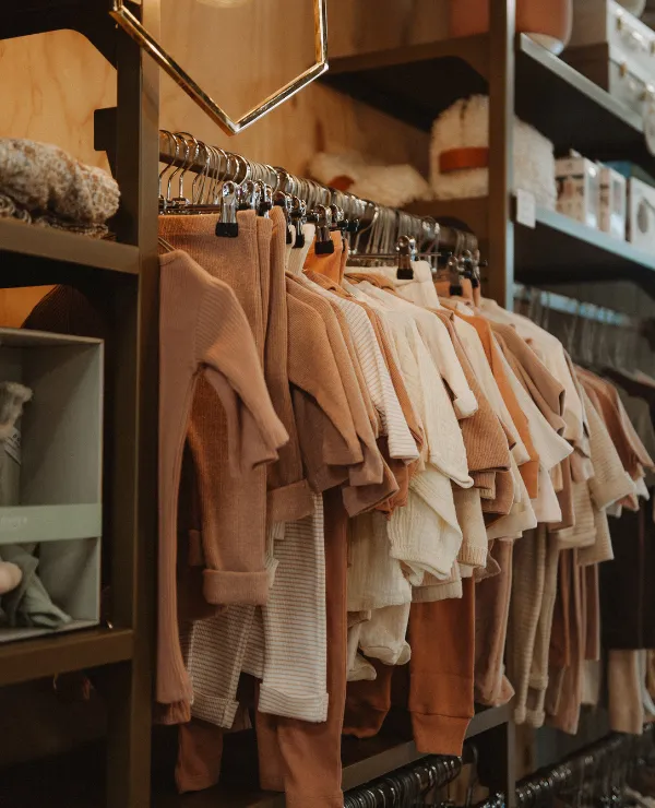 Typisch-TICA-Binnenkijken-bij-Roest-Concept-Store