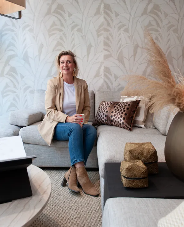 Typisch-TICA-binnenkijken-bij-Stoop-Furniture_slider