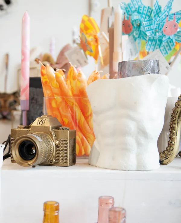 Typisch-TICA-binnenkijken-bij-Swan-Market_slider