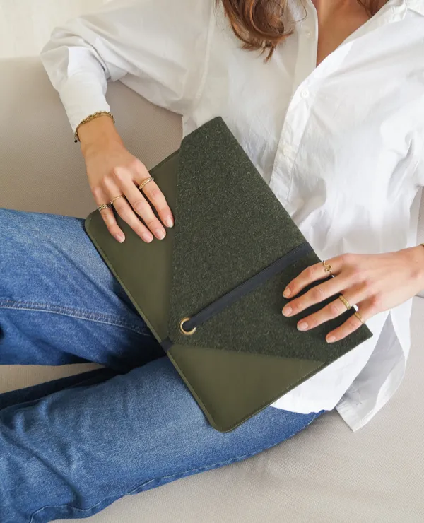 TICA_Merkenpagina_Slider_Made_Out_Of_Laptoptas