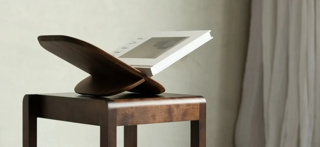 Marques_SeeveOfficial_header_bookholder_home decoration_minimalist