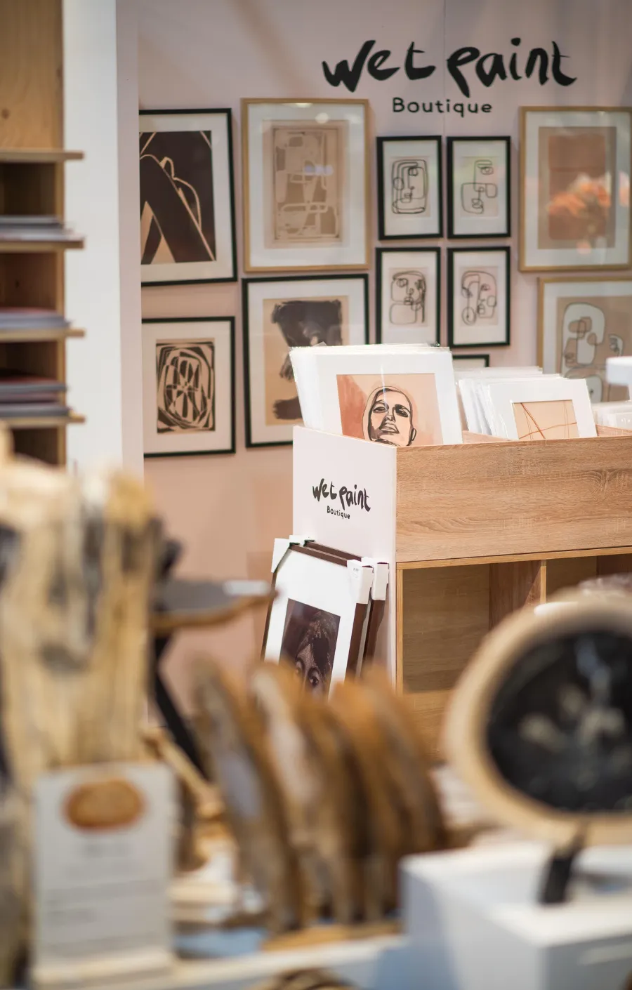 TICA showroom schilderij