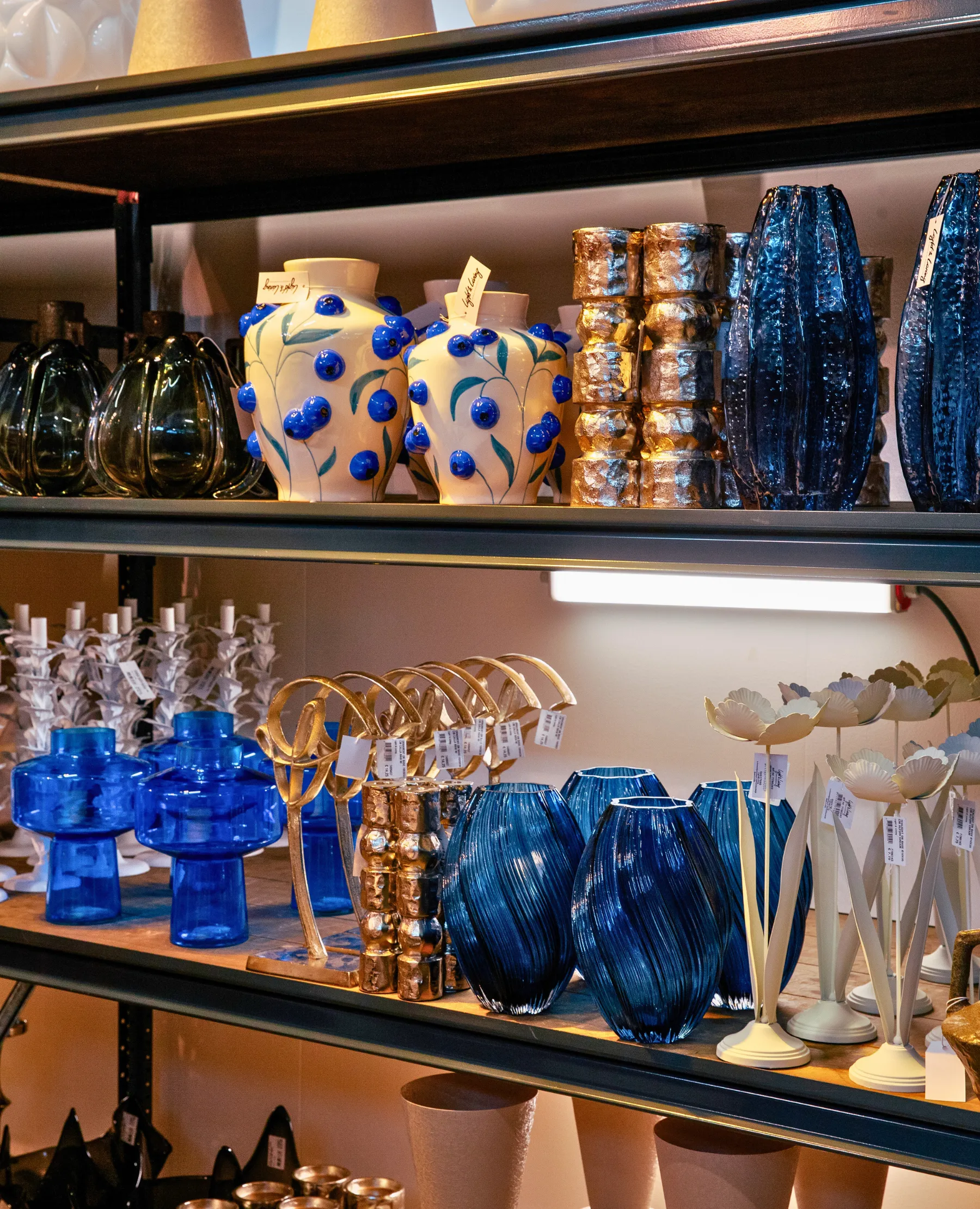 TICA_Blog_vazen-groothandel_-glazen-vazen-groothandel_keramische-vazen-B2B_slider