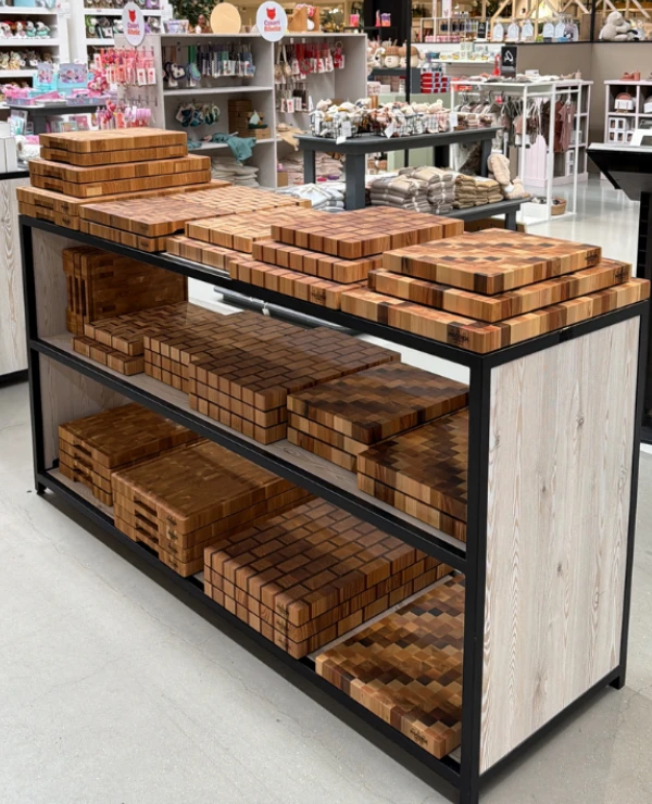 tafel met snijplanken van Wooden Amsterdam