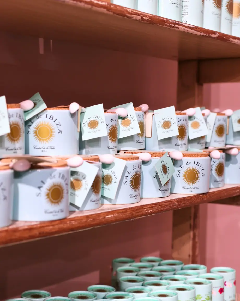 assortiment kleine winkel zoutpotjes bij TICA