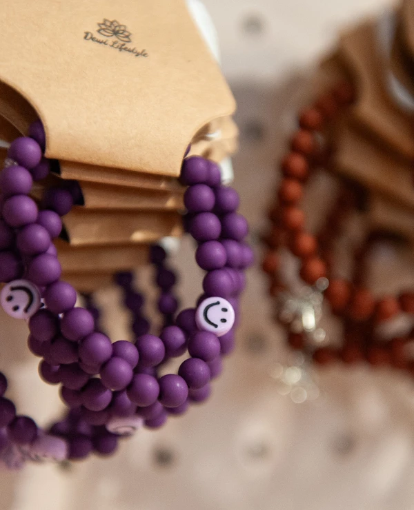 Paarse en bruine kralenarmbanden van Dewi Lifestyle