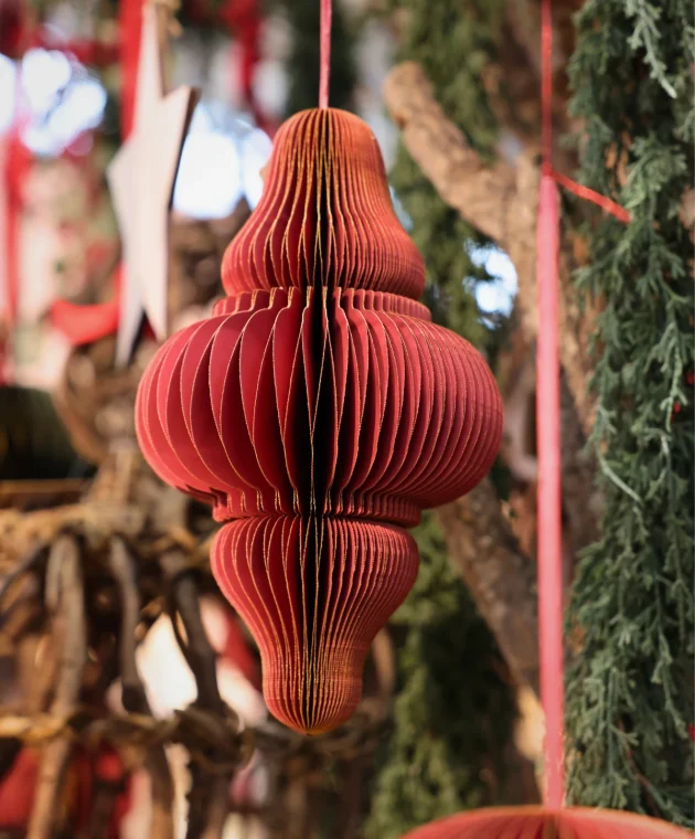 Red Christmas ornament at TICA Venlo