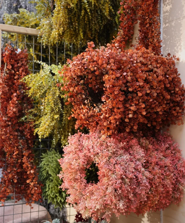 Autumn wreath Fall orange and pink at TICA Venlo